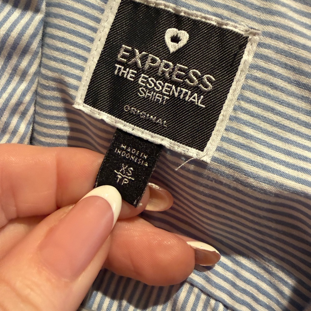 Bundle Express “The Essential” Women's Button-Down - image 6